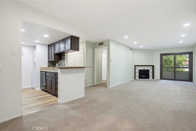 460 Oak Street 215, Glendale, CA 91204 — photo 4 of 28