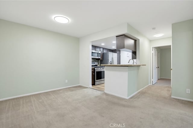 460 Oak Street 215, Glendale, CA 91204 — photo 6 of 28