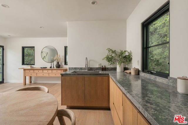 343 N Alfred Street, Los Angeles, CA 90048 — photo 29 of 34