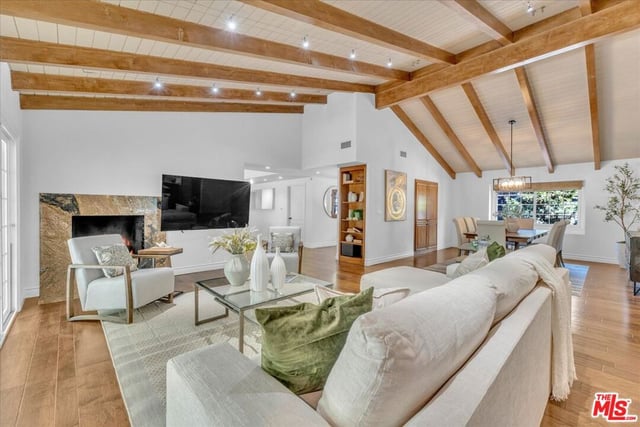 3741 Royal Woods Drive, Sherman Oaks, CA 91403 — photo 10 of 38
