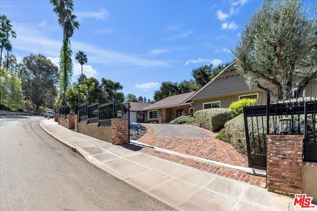 3741 Royal Woods Drive, Sherman Oaks, CA 91403 — photo 37 of 38