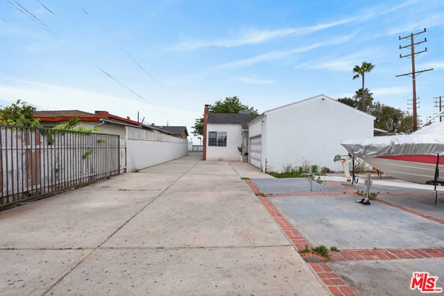 6427 Klump Avenue, North Hollywood, CA 91606 — photo 2 of 37