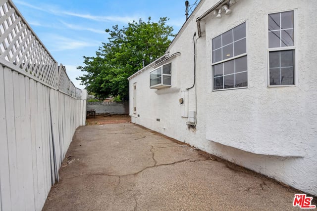 6427 Klump Avenue, North Hollywood, CA 91606 — photo 32 of 37