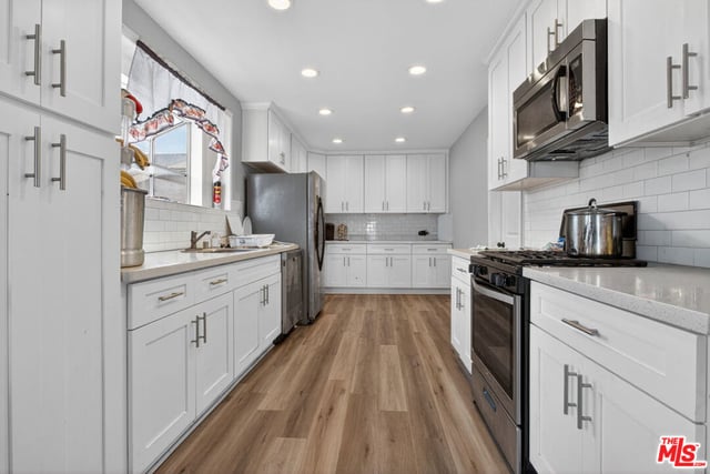 6427 Klump Avenue, North Hollywood, CA 91606 — photo 9 of 37