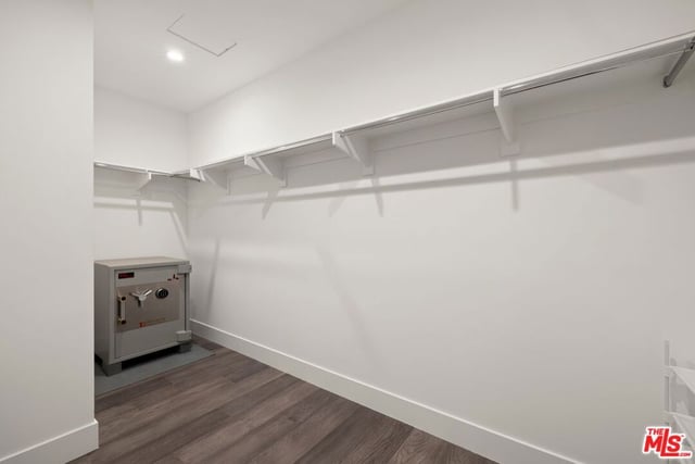 728 N Sweetzer Avenue 402, West Hollywood, CA 90069 — photo 17 of 23