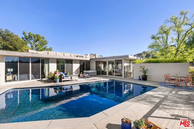 3523 Beverly Ridge Drive, Sherman Oaks, CA 91423 — photo 25 of 29