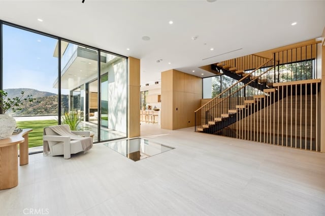 1149 Linda Flora Drive, Los Angeles, CA 90049 — photo 12 of 44
