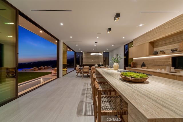1149 Linda Flora Drive, Los Angeles, CA 90049 — photo 18 of 44