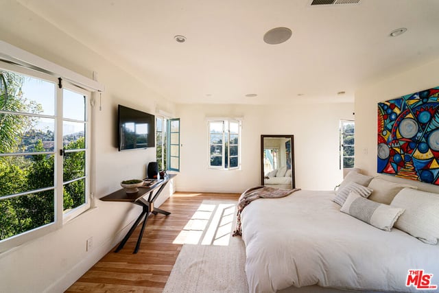 3001 Passmore Drive, Los Angeles, CA 90068 — photo 12 of 34