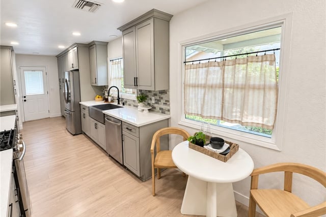 1618 Venice, Monrovia, CA 91016 — photo 3 of 17