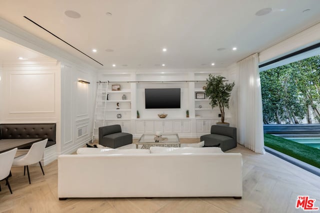 843 N Spaulding Avenue, Los Angeles, CA 90046 — photo 12 of 25