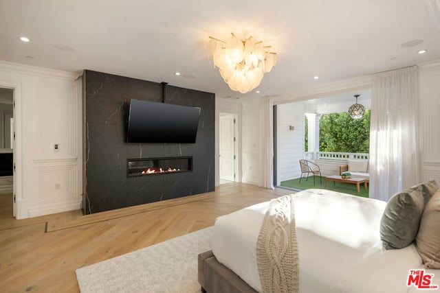 843 N Spaulding Avenue, Los Angeles, CA 90046 — photo 16 of 25