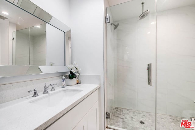 441 N Oakhurst Drive 304, Beverly Hills, CA 90210 — photo 13 of 18
