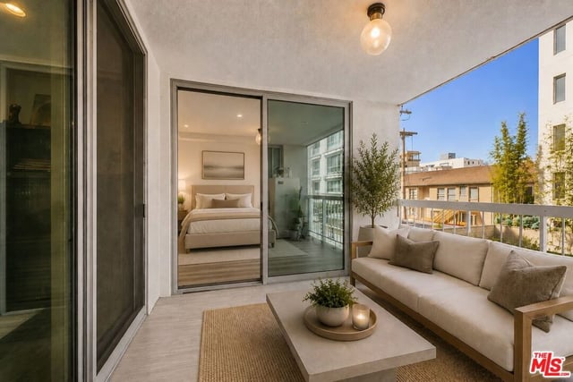 441 N Oakhurst Drive 304, Beverly Hills, CA 90210 — photo 9 of 18