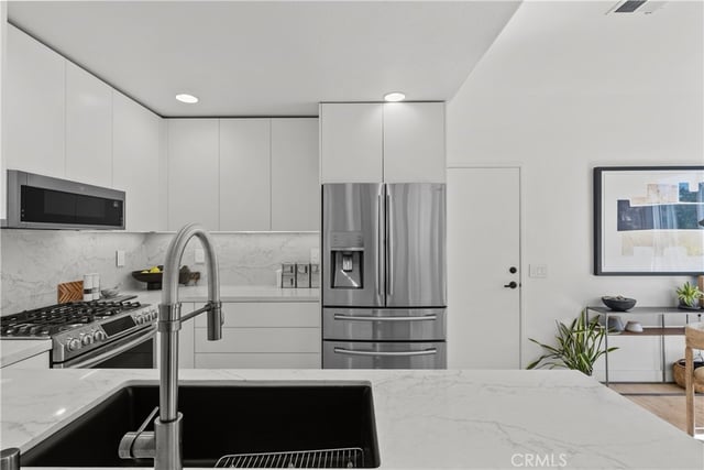 25735 Perlman Place H, Stevenson Ranch, CA 91381 — photo 12 of 46
