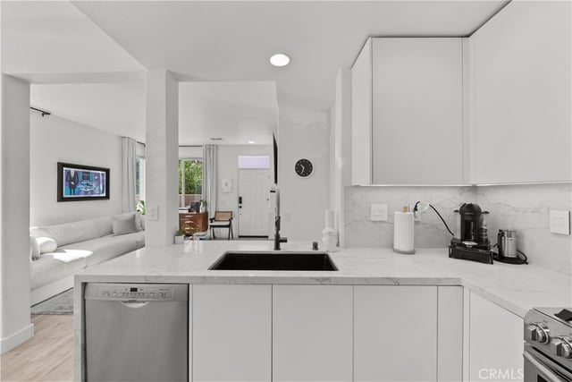 25735 Perlman Place H, Stevenson Ranch, CA 91381 — photo 14 of 46
