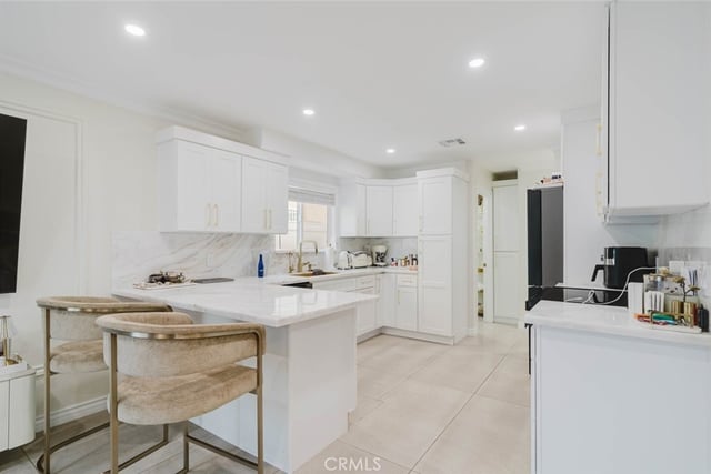 9231 1/2 Cedros Avenue, Panorama City, CA 91402 — photo 10 of 32