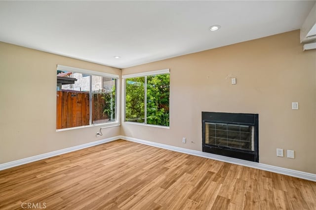 9930 Owensmouth Avenue 10, Chatsworth, CA 91311 — photo 3 of 52