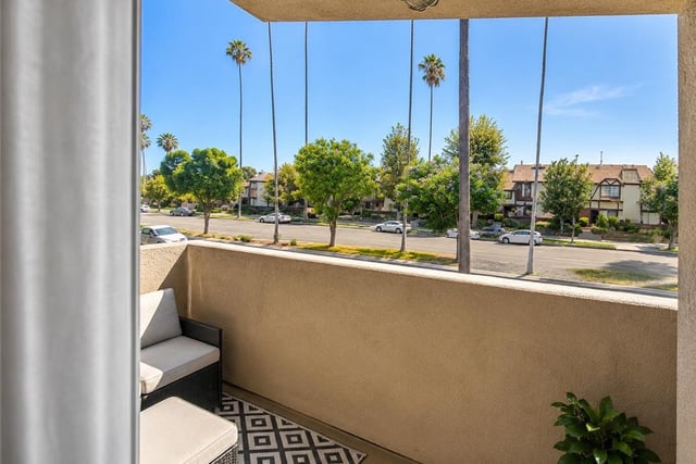 19350 Sherman, Reseda, CA 91335 — photo 8 of 8