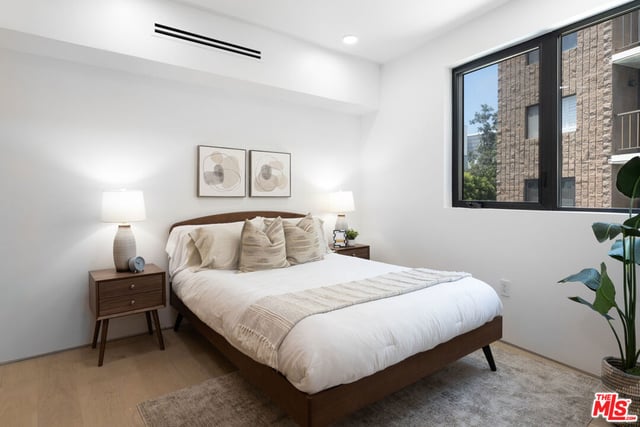 1361 Kelton Avenue 101, Los Angeles, CA 90024 — photo 4 of 18