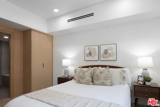 1361 Kelton Avenue 101, Los Angeles, CA 90024 — photo 5 of 18