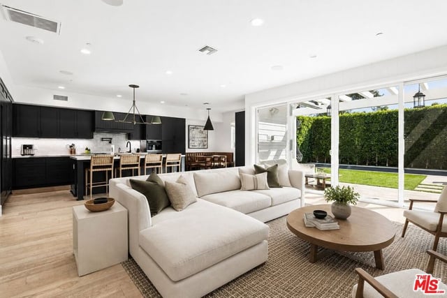 11380 Waterford St, Los Angeles, CA 90049 — photo 4 of 29