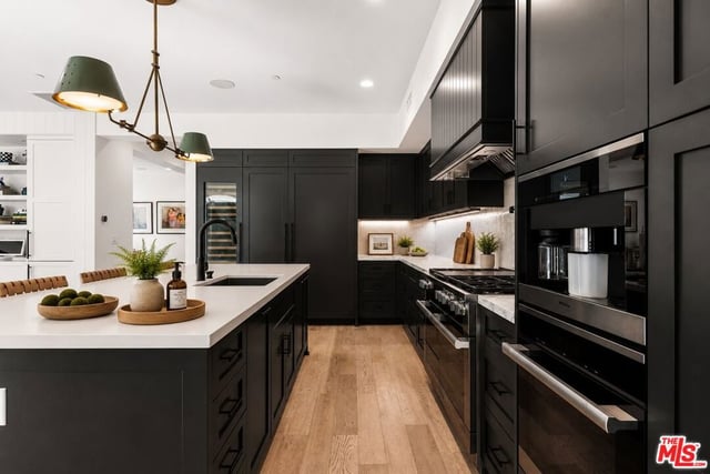 11380 Waterford St, Los Angeles, CA 90049 — photo 9 of 29