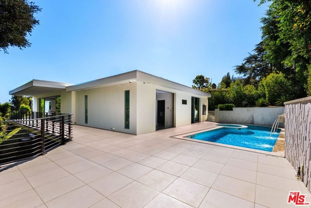 1124 Summit Drive, Beverly Hills, CA 90210 — photo 24 of 30