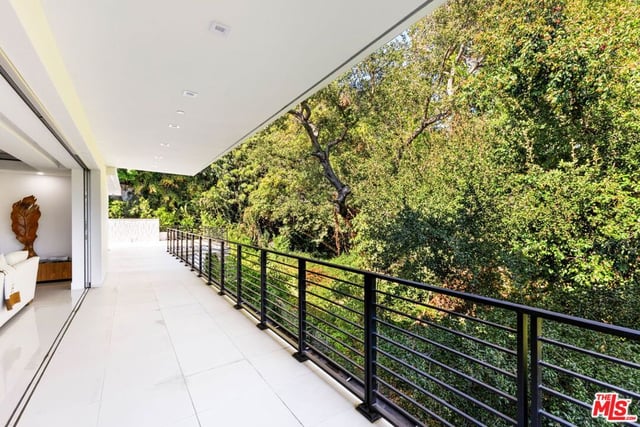 1124 Summit Drive, Beverly Hills, CA 90210 — photo 6 of 30