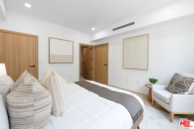 1361 Kelton Avenue 203, Los Angeles, CA 90024 — photo 15 of 27