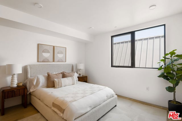 1361 Kelton Avenue 202, Los Angeles, CA 90024 — photo 17 of 23