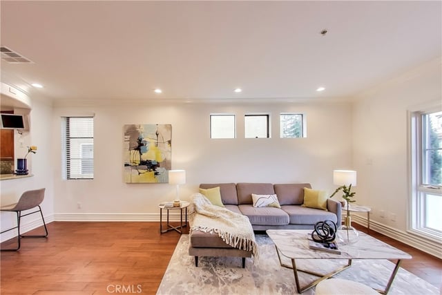 12026 Hoffman Street 201, Studio City, CA 91604 — photo 6 of 31