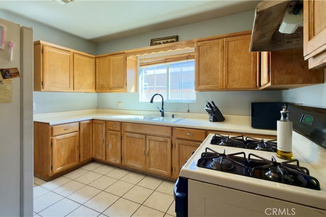 10416 Cayuga, Pacoima, CA 91331 — photo 12 of 29