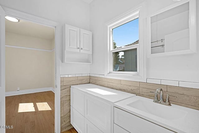 655 E 50th Street, Los Angeles, CA 90011 — photo 13 of 35