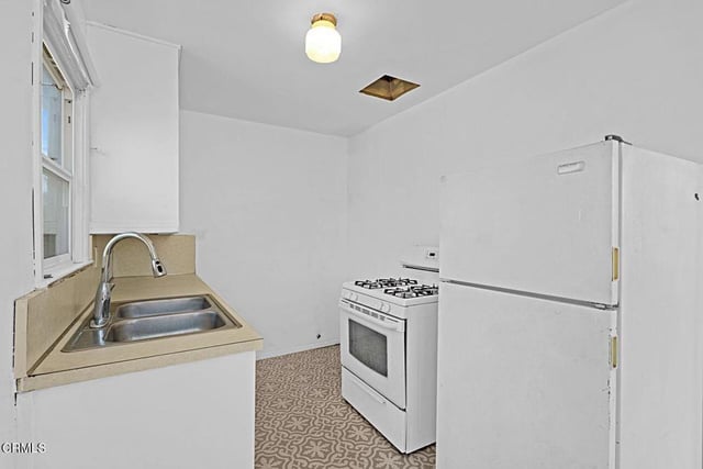 655 E 50th Street, Los Angeles, CA 90011 — photo 22 of 35