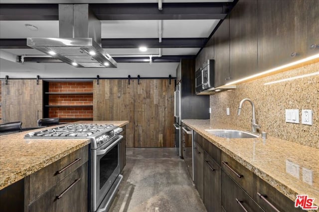120 S Hewitt Street 6, Los Angeles, CA 90012 — photo 10 of 32