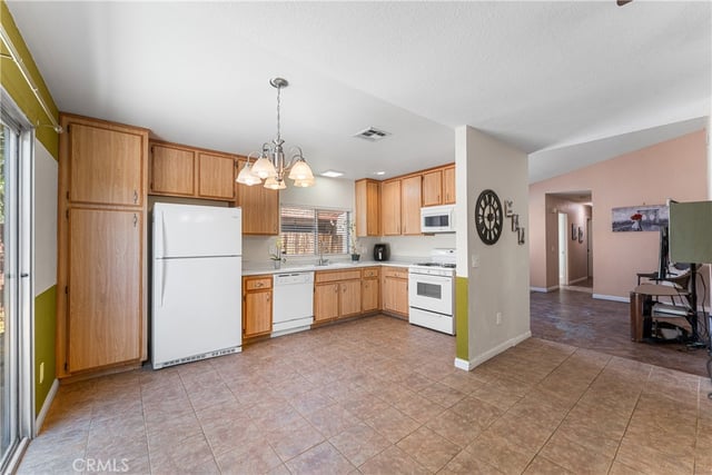 37061 29th E, Palmdale, CA 93550 — photo 11 of 44
