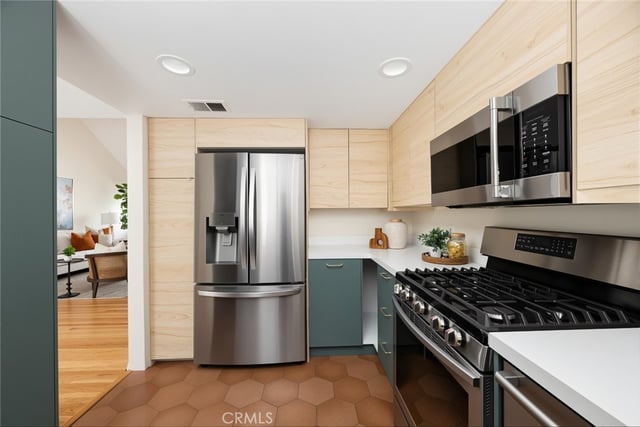 961 E California Boulevard 327, Pasadena, CA 91106 — photo 17 of 31