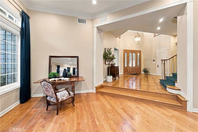 116 Country Club, Burbank, CA 91501 — photo 8 of 68