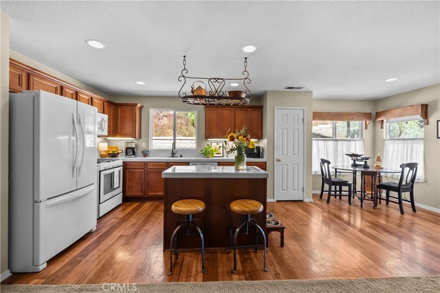 29890 Berkshire, Castaic, CA 91384 — photo 15 of 33