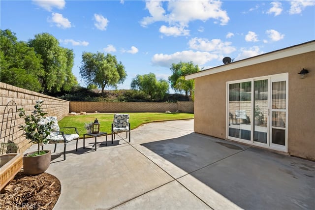 29890 Berkshire, Castaic, CA 91384 — photo 26 of 33