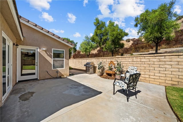 29890 Berkshire, Castaic, CA 91384 — photo 27 of 33