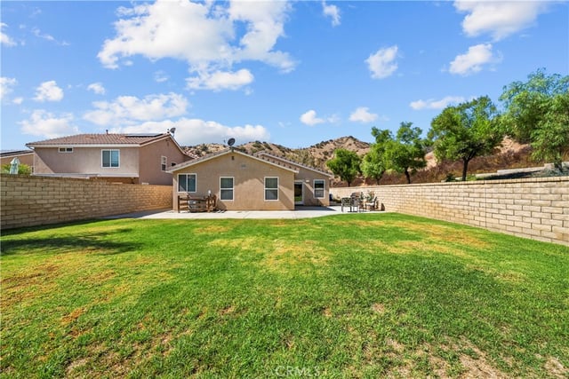 29890 Berkshire, Castaic, CA 91384 — photo 30 of 33