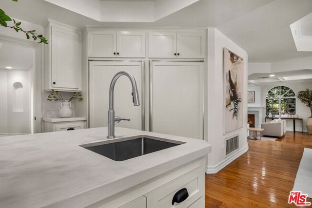 3225 Iredell Lane, Studio City, CA 91604 — photo 14 of 65