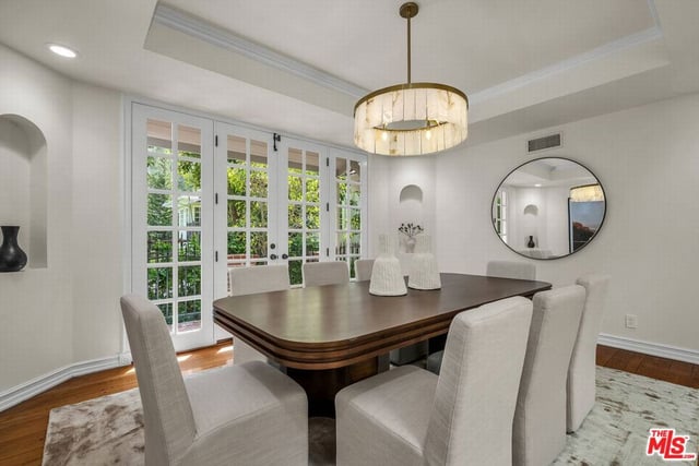 3225 Iredell Lane, Studio City, CA 91604 — photo 17 of 65