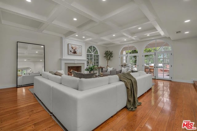 3225 Iredell Lane, Studio City, CA 91604 — photo 20 of 65