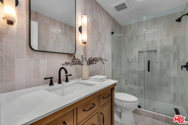 3225 Iredell Lane, Studio City, CA 91604 — photo 27 of 65