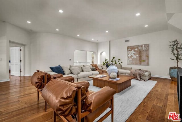 3225 Iredell Lane, Studio City, CA 91604 — photo 29 of 65