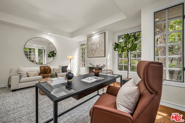 3225 Iredell Lane, Studio City, CA 91604 — photo 8 of 65