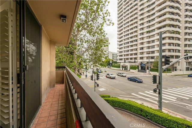 10590 Wilshire Boulevard 305, Los Angeles, CA 90024 — photo 21 of 38